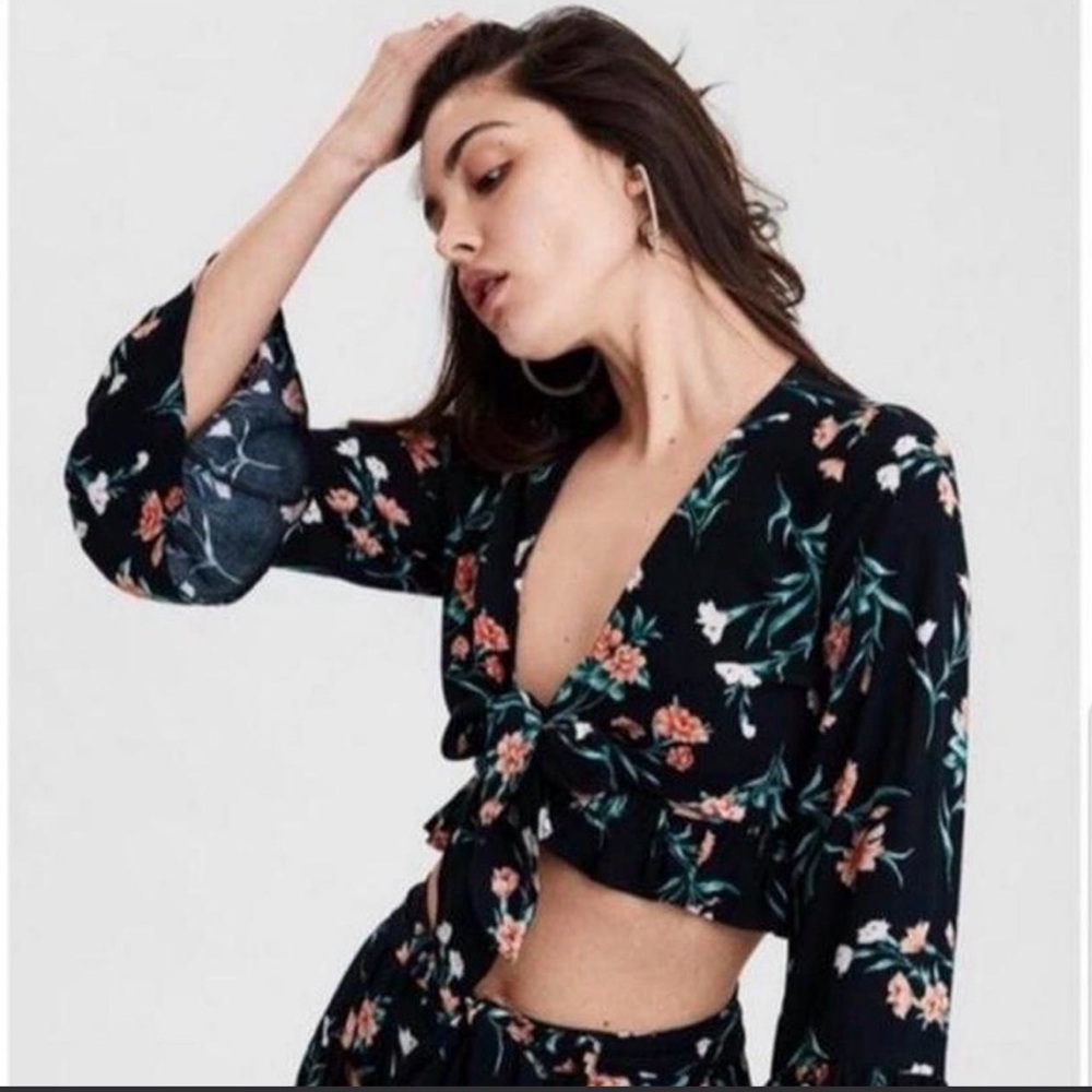 American Eagle Floral Black Tie-Front Top